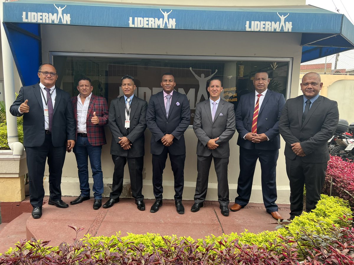 jeremysolis93's tweet photo. Reforzando la Cultura Liderman por medio de las capacitaciones #AmaCrece que recibe el personal, agradecemos el compromiso que tienen con la organización ¡Liderman o nada! @negreteate @EsisonVera @LidermanOficial ✅ https://t.co/UisFHU1XJR