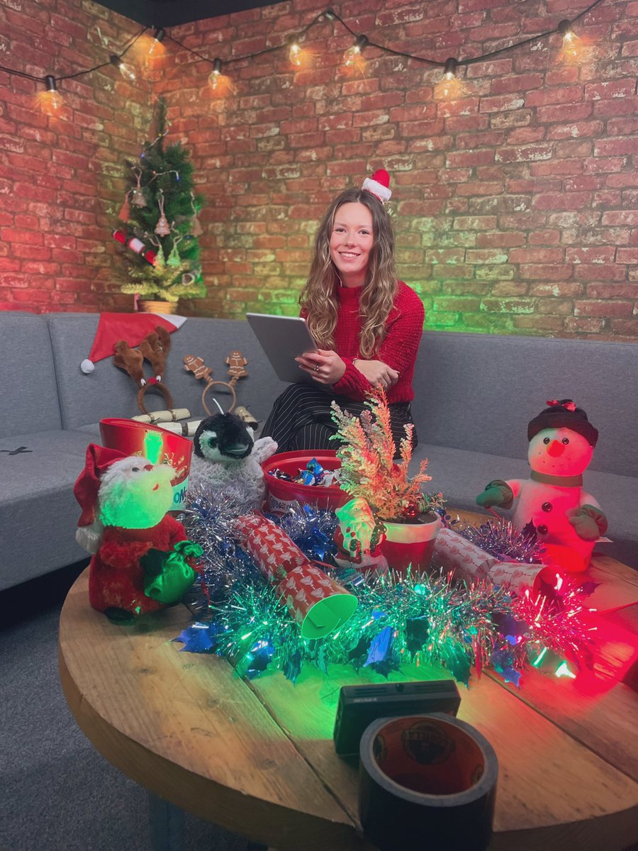 CMetSportTV's tweet photo. It’s Christmas. 
It’s @BUCSsport Wednesday. 
It’s the #CardiffClash tonight. 
The studio is looking festive.

It’s time for an #UpTheArcher Special

Presented by @megsjoyce2000 

The show starts live at 2pm.🏉🌲

LINK➡️ https://t.co/S6ATgf5VmE https://t.co/xhDmrWgyuh