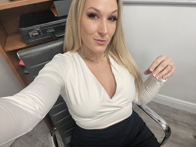 Love when I get to flex my acting muscles 💪🏼 @CamSodaLive https://t.co/gjX53WmVu5<a class="tags" href="/tag/camsodalive">@camsodalive</a><a href="/tag/mvsales"class="tags"><span>#mvsales</span></a>