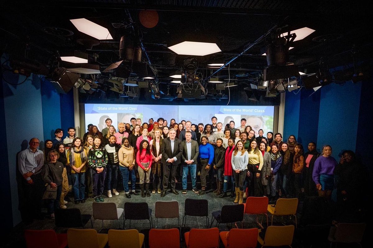 World Class TheHague (@worldclassth) on Twitter photo During our third World Class lecture <a href="/WillemPostUSA/">Willem Post</a> and @_ivovdw discussed the current state of the world #peace #justice #thehague #students #wcth During our third World Class lecture <a href="/WillemPostUSA/">Willem Post</a> and @_ivovdw discussed the current state of the world #peace #justice #thehague #students #wcth