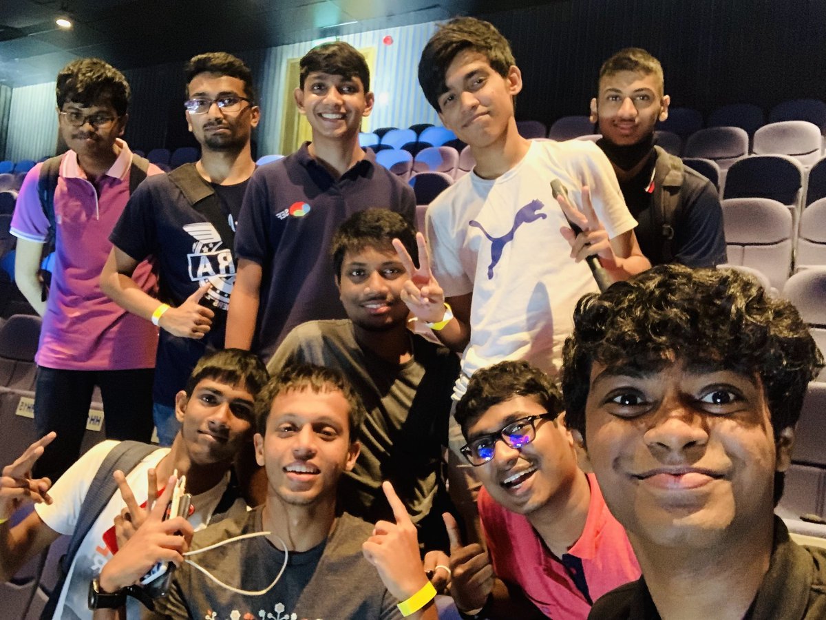 MadhawaMonara's tweet photo. #devfestlk '22 memories ๐ค https://t.co/UsgrMihAe9