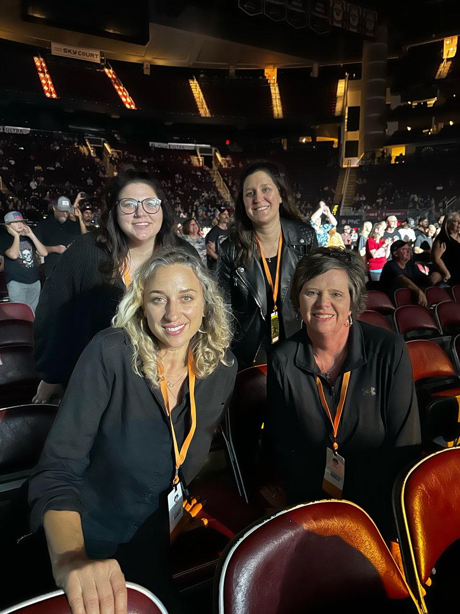 EvolvedEvent's tweet image. A few more #TeamEES pics from our last Dierks Bentley show in Houston last month! Love this team and love what we get to do. #TeamEES #houstonevents #eventplanning