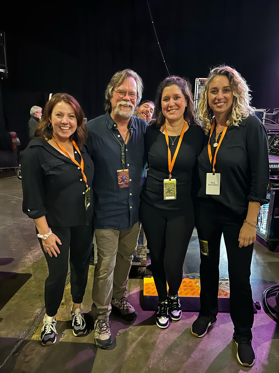 EvolvedEvent's tweet image. A few more #TeamEES pics from our last Dierks Bentley show in Houston last month! Love this team and love what we get to do. #TeamEES #houstonevents #eventplanning