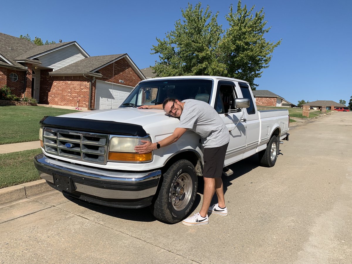 scottlesser's tweet photo. @RyanTauss Here she is! It's a 94, so "old" is relative ha. I've always loved this body style. https://t.co/32YSp2dNOP