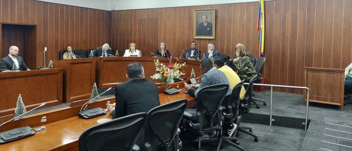 AuditoriaGen's tweet photo. “El control social que ejerce la ciudadanía, de forma individual o a través de las veedurías, cumple un papel muy importante en los resultados del control fiscal. La AGR fortalece sus capacidades mediante la Academia Virtual”. @almacarmenza. #TransformadoElControlFiscal https://t.co/zUb8SYLLtR