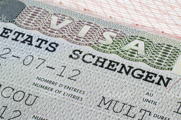 jimmyale17's tweet photo. Veo que hay un montón de polémica sobre el anuncio de la Comisión Europea sobre la exoneración del visado #Schengen  a #ECU, contrario al anuncio que se había hecho hace algunos días de que la moción iba a votación.

¿Todo perdido? ¿nos mintieron?

veamos en este hilo 🧵👇 https://t.co/z2nBZrEJO9
