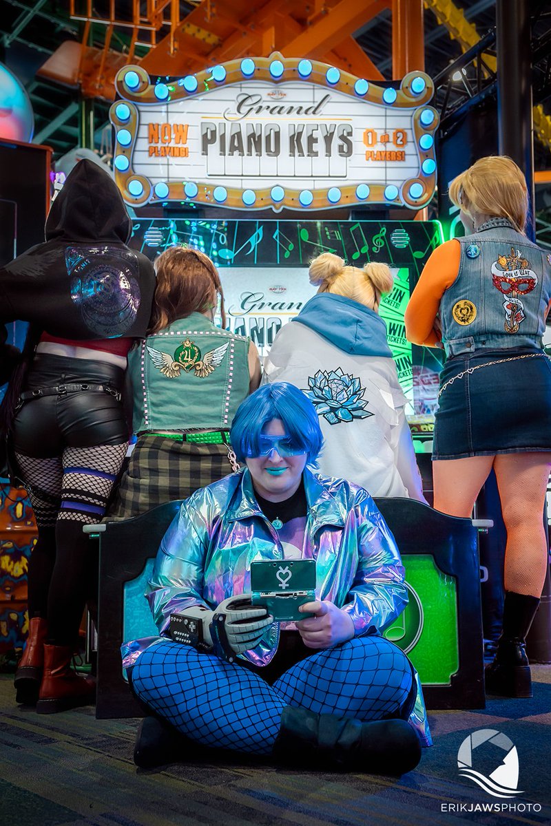 Mercury enjoying her own game~

📸: <a href="/ErikJAWSPhoto/">Erik JAWS Photo</a> 

#SailorMoon #SailorMercury #SailorMars #SailorJupiter #SailorVenus #cosplay