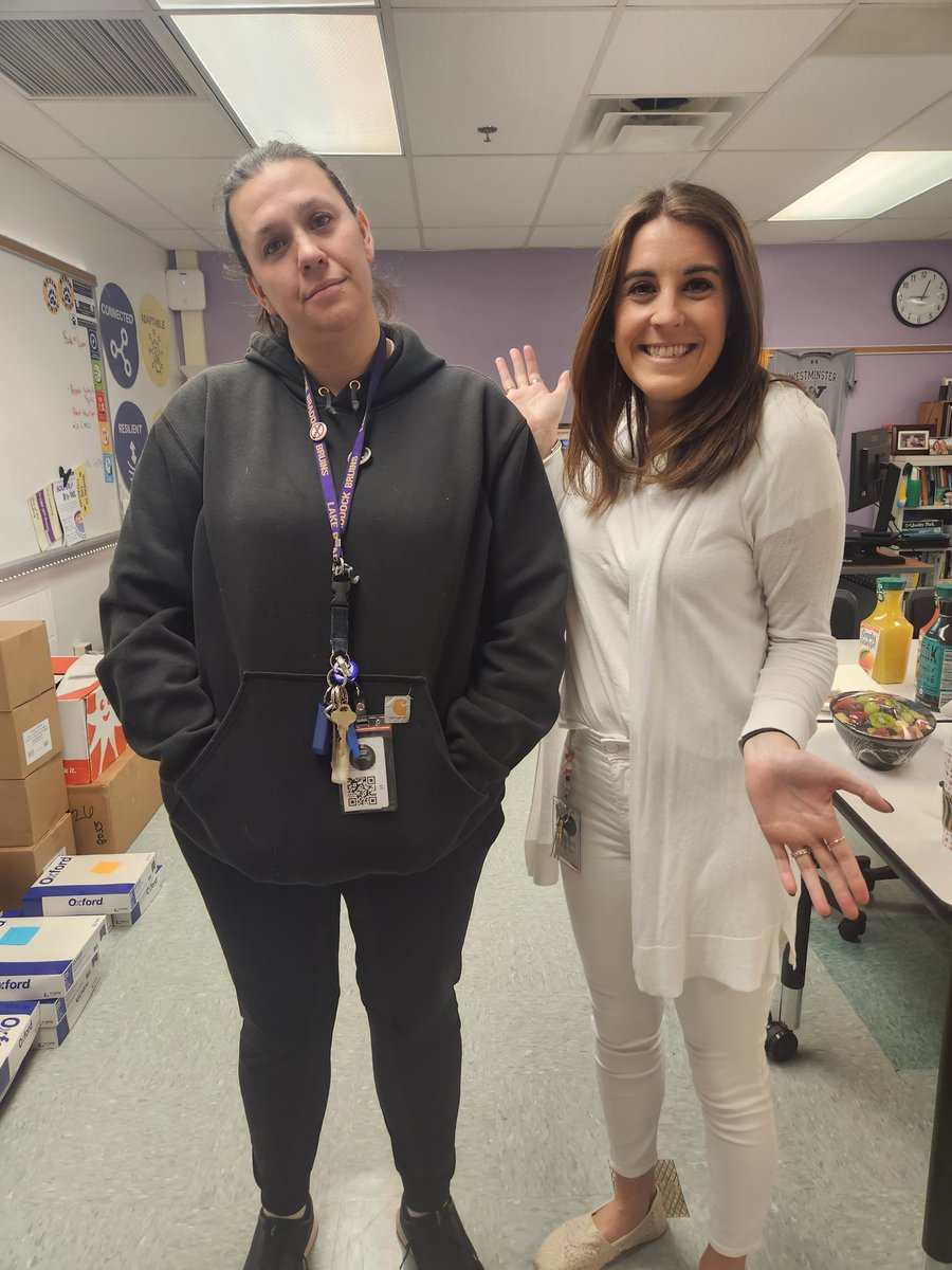 If this doesn't personify our friendship/personalities I don't know what does. @eccastro22  #schoolspirit #whiteoutday