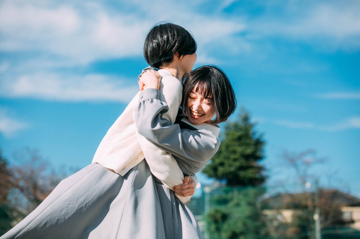 operarara1's tweet photo. #Entwal は百合ではないので、櫻の園や、淡島百景とか好きな人におすすめだと私は思います。限られた時間同じ性別だけ集められた空間の少女が人として誰かを好きになる、その人たちは学校の外にでたら当たり前のように、男の人を好きになる。そんな、淡い少女たちの青春を描きました。 https://t.co/84uA6SusCF