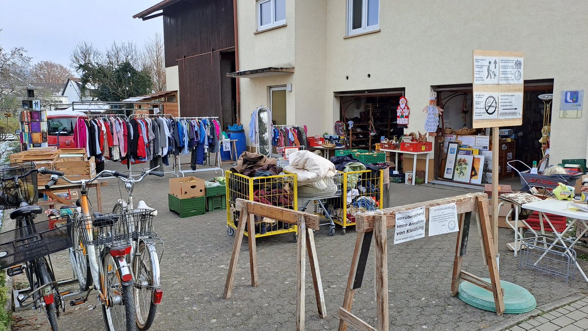 UmsonstladenK's tweet photo. ⛅️Es war kalt aber schön. Wir haben viel #Buttermilch. Es war auffällig viel am Ende los. Wenn gegen Schluss noch viel Ware kommt, schaffen wir dies gar nicht alles zu verräumen. Dafür war einiges tolles dabei🥛🦄🐉
🆓️🛒#Umsonstladen #kostnix #Gratisladen #Freeshop🆓️🛒 https://t.co/jGmGQweyow