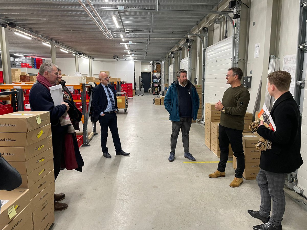 Bezoek van de woordvoerders Cultuur van de provincie Overijssel. Mooie kans voor ons om heel concreet te laten zien op welke manier wij ons samen met de #Overijsselsebibliotheken inzetten voor de Overijsselse inwoners. Dat werd gewaardeerd! #samen #leesplezier #digi #taalvaardig