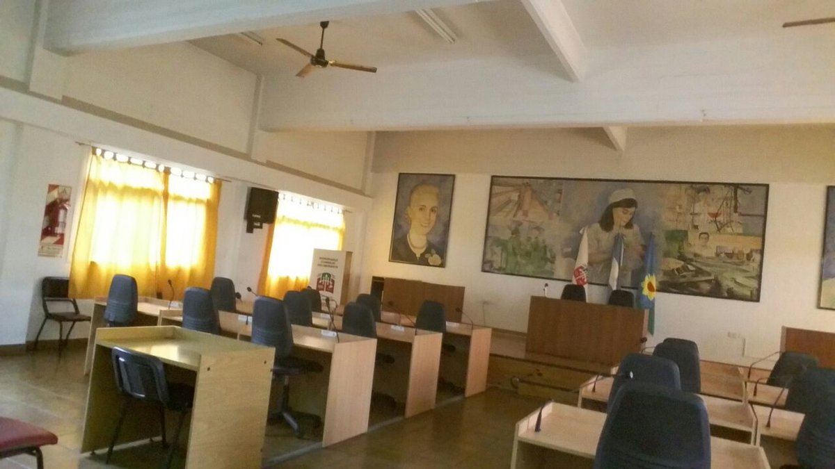 Ya finalizando 2022, los concejales de Hurlingham no pudieron cumplir con el objetivo de realizar, al menos, una sesión mensual. Durante el año se llevaron a cabo solo 6 sesiones ordinarias. La explicación del concejal macrista Juan Lorenzo: hurlinghamaldia.com/acordamos-que-…