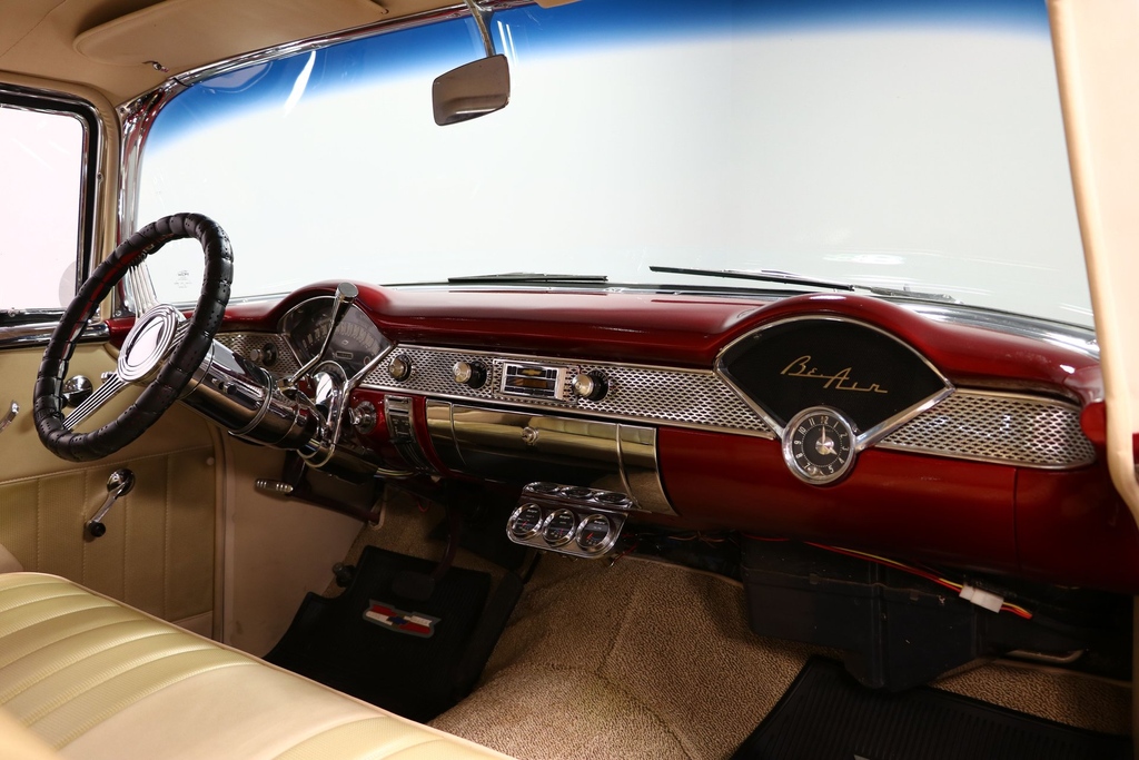 streetsidecars's tweet photo. This 1955 #Chevrolet 210 Del Ray Club #Coupe features a 350 cubic inch V8 teamed with an automatic transmission.

Link: https://t.co/maG4a4THhD

#classicchevrolet #chevrolet210 #chevy210 #clubcoupe #trifive #trifivechevy #collectorautomobile #vintagecar #cars #engine #carporn https://t.co/EcOg3YLXtV