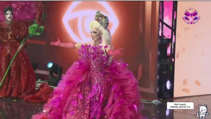 iamsatrina's tweet photo. Ganó #FifiLaMas y que soporte #aviesc 🤭😂
No, la verdad creo que Fifí es una draga 360 y se ganó x completo la corona 💖✨️
#lmd #LMD5 #LMD5Final https://t.co/Edb4Qjy29m