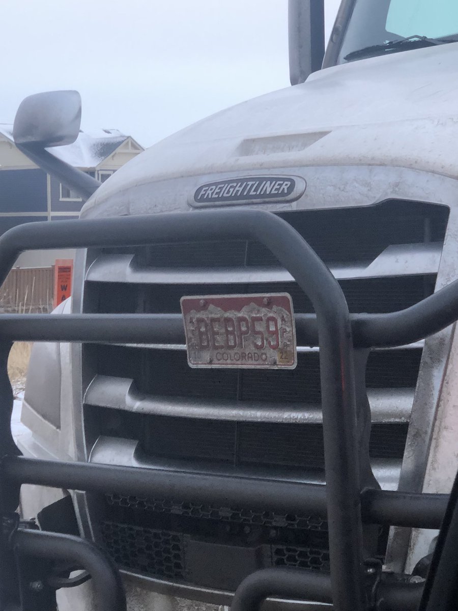 IHitTheRoad's tweet photo. @DenverPolice is it legal to park a semi truck on residential two way street for more than 4days in a row? Green Valley Ranch Walden St and 45th Ave https://t.co/cnIBe6Hc0u