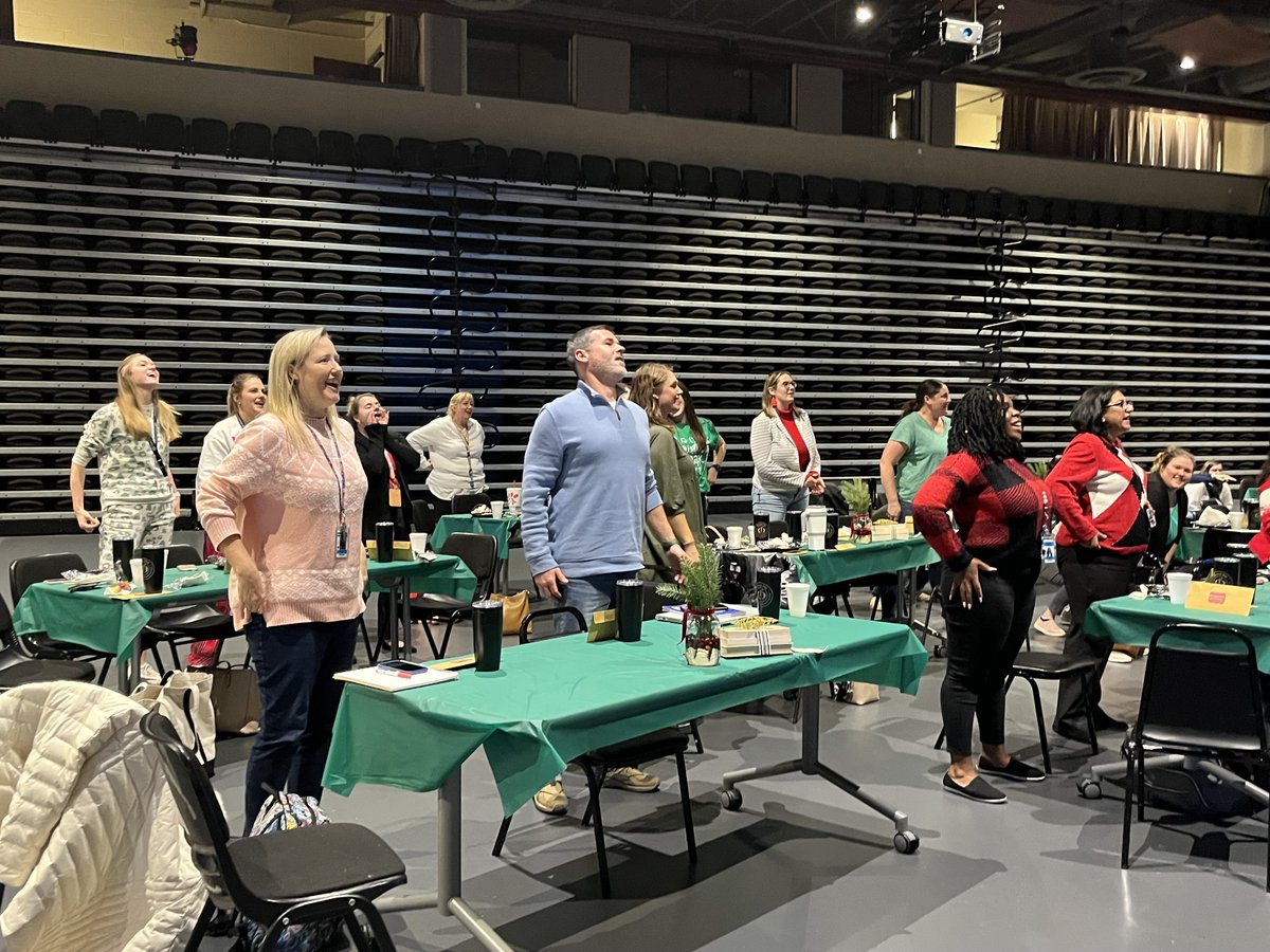 LexRich5Schools's tweet photo. 🌟#LexRich5Schools induction teachers celebrated mid-year success w/ 2018 #SCTOY, Erin Fox. She shared the challenge to make their class come alive w/ movement to make learning stick. Retention & Instructional Coaches, Amy Carter + Buffy Murphy led the group. #OurD5Story https://t.co/aWimhtSRdz