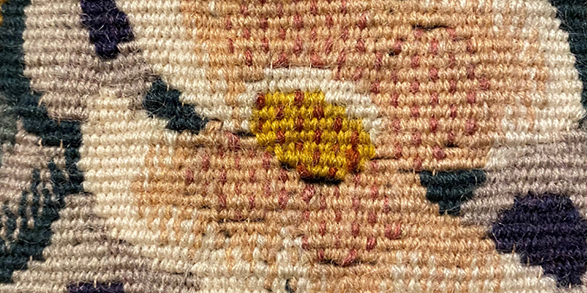Cite_Soreze's tweet photo. Aujourd'hui, zoom sur une fleur de la #tapisserie "L'Été" de #domrobert. Avec ce détail, nous mettons en avant le travail du tissage, le savoir-faire des #lissiers d'#Aubusson et la douceur de ces couleurs 😍
Détail issu d'une tapisserie actuellement exposée au musée 😃 https://t.co/NjyCNLodF2