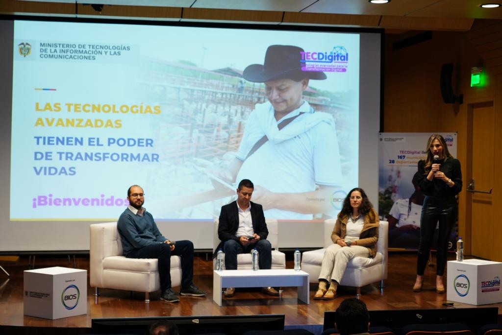 #Hoy en el cierre de <a href="/TecDigitalcol/">TecDigital</a> evidenciamos que las #TecnologíasAvanzadas pueden ser implementadas por cualquier empresa, sin importar su tamaño, con la ruta de transformación adecuada y la asesoría de expertos que guíen el proceso. #GobiernoDeLaGente
