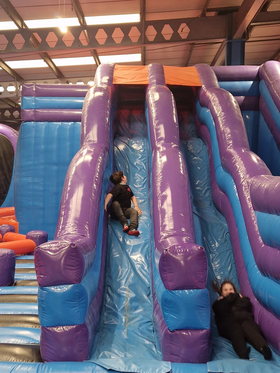 Miss__RG_'s tweet photo. What an amazing time we had @InflataNation Glasgow. S1 & S2 @DHSPersDev (and the staff) @dhsflad @drumchapelhigh can't thank you enough for making our visit "the best day ever."
What a fantastic team you are 👏👏#nurture #christmastreat #awesometimes 😁😁👍 https://t.co/EzUp3YovGA