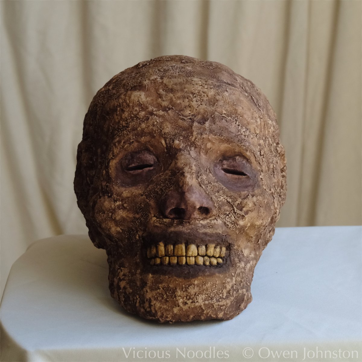 Back in stock, mummified heads. Be aware that if you want one for Xmas the last recommended posting day for 1st class is this Friday. etsy.com/uk/shop/viciou…
#skull #horror #undead #archeology #AncientEgypt #AncientCivilisations #fossil