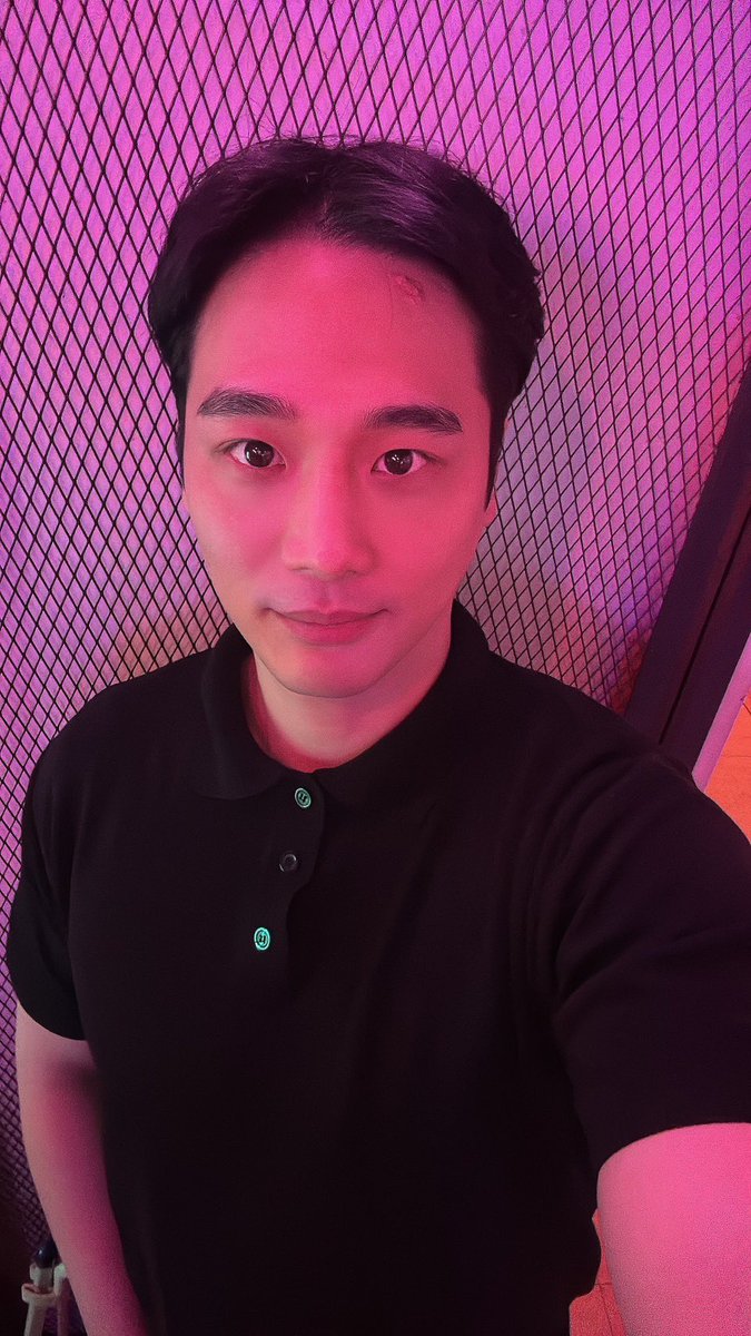 5年ぶりに日本に来ました🇯🇵

皆さんと会いたいね。

皆元気ですか？