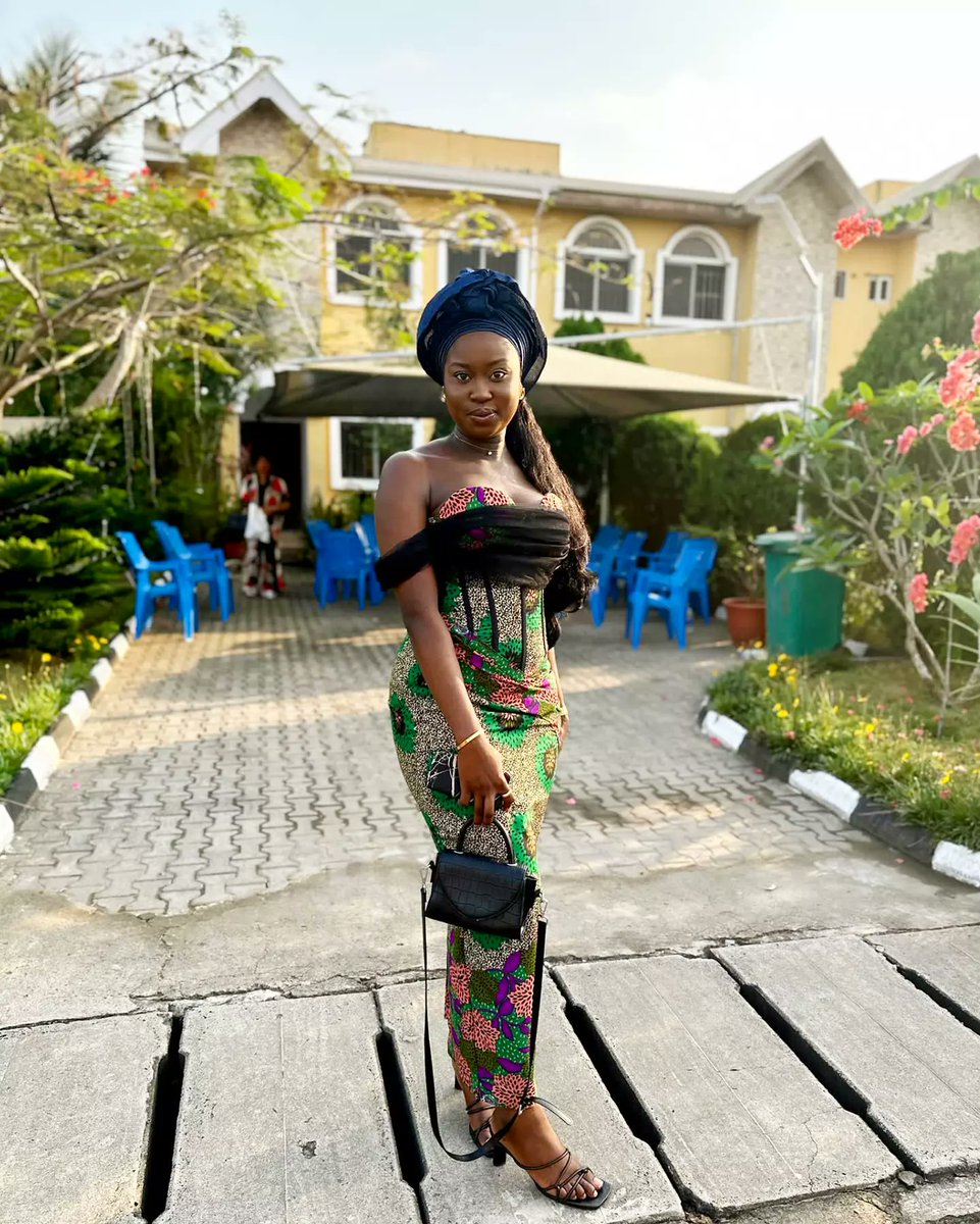 ColetteStitches's tweet photo. My Customers are always too pretty 😍❤️
.
Dress tailored by @ColetteStitches 
Your favourite Port Harcourt tailor ✨ https://t.co/lAQ2y6GFeE