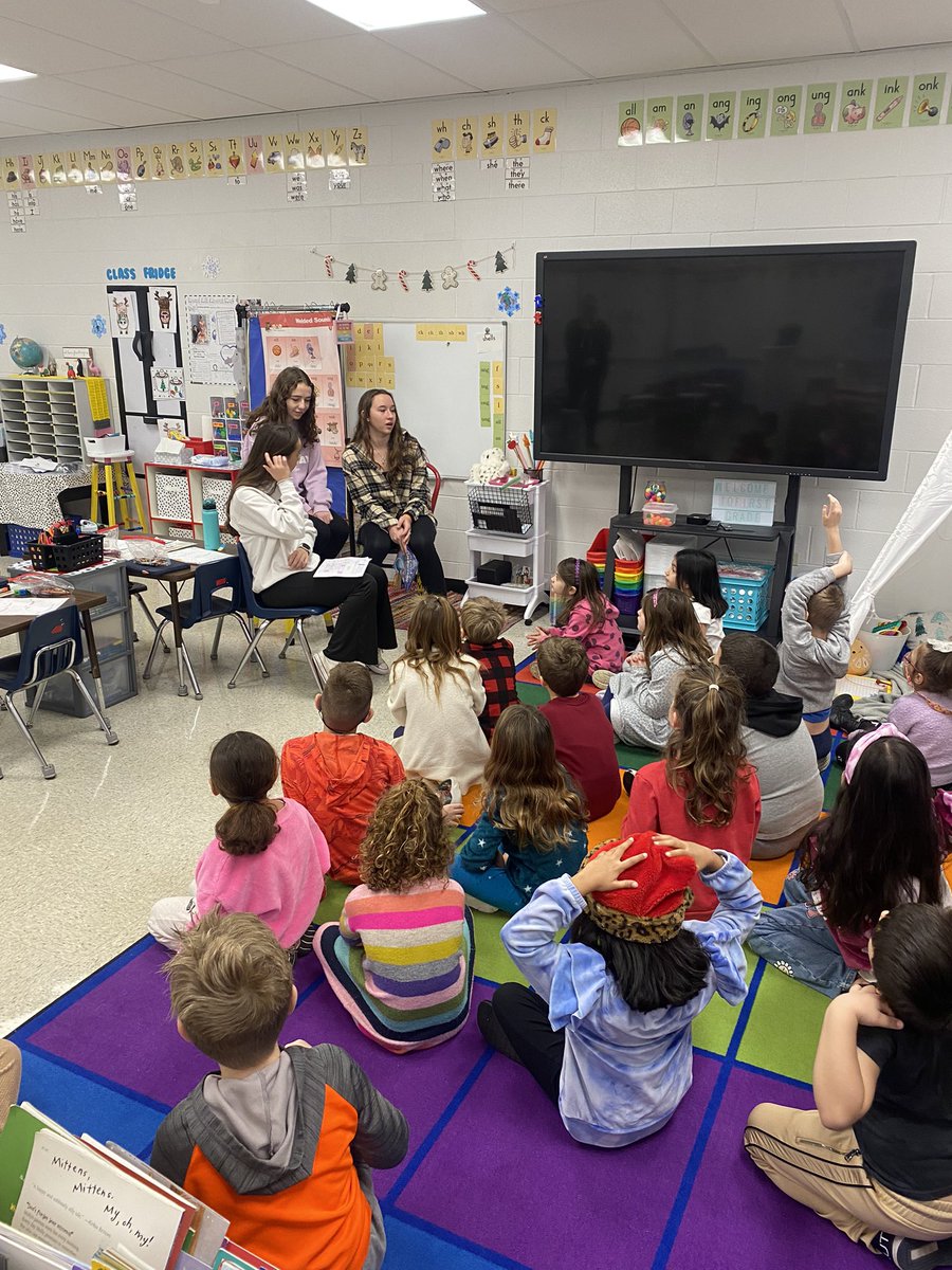 vjabolts's tweet photo. @VJA_VALT Thank you McAuliffe Challengers @KirbySD140 for the warm welcome for our VALT readers in their last reading activity for 2022! Enjoy your winter break future T-Bolts. https://t.co/zYFec18XMb