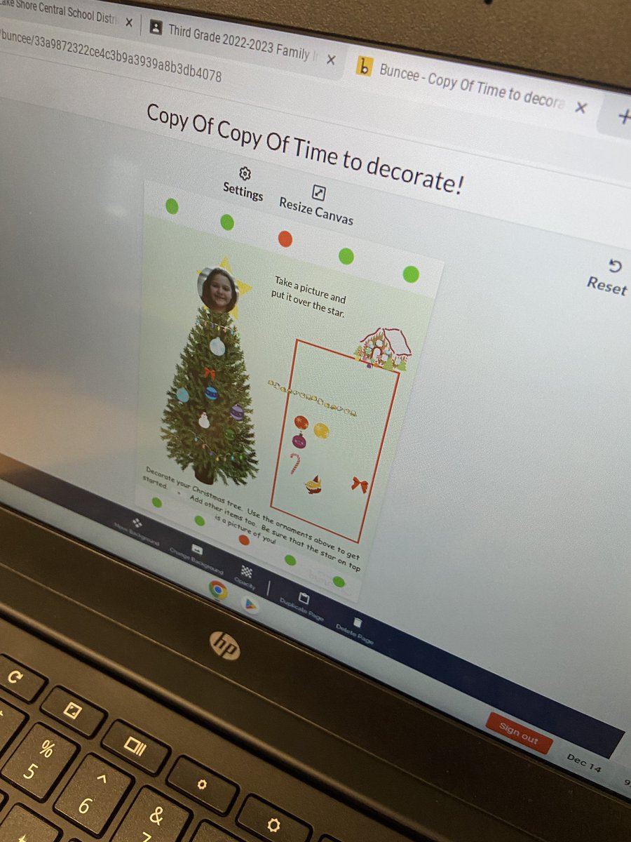 A little holiday fun with @Buncee at @HighlandLSC #edtechlsc @m_drez @BunceeBryan