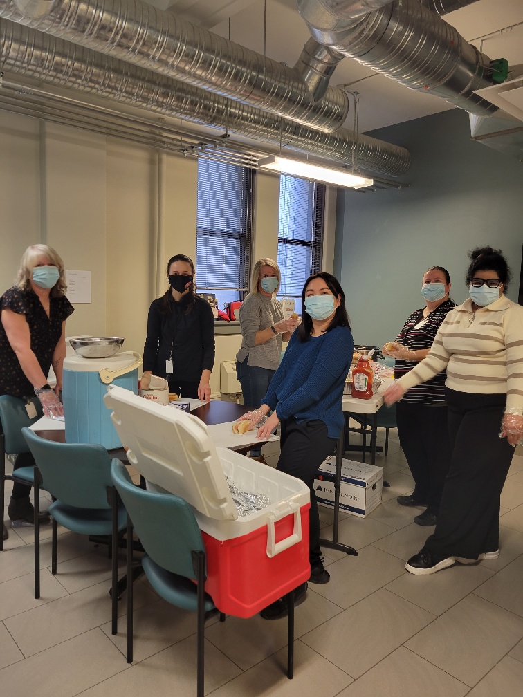 coleintl's tweet image. Our Winnipeg Branch got together with @MainStProject to hang out hotdogs, coffee and hot chocolate to those in need. Amazing job, you guys! #FaceofCole #MainStreetProject