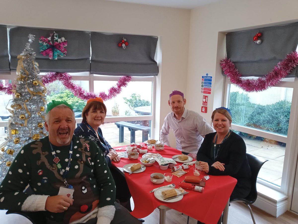 Contract Monitoring Christmas lunch at Highbury Vale Restaurant! 🎄