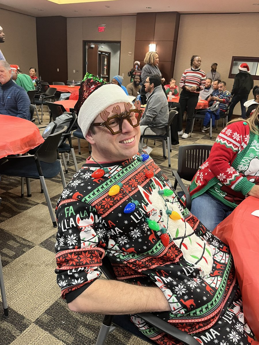 OctaviaEvans21's tweet photo. Our Holiday Dynasty Townhall was a complete success! Thank you to my Amazing leadership team and THE fabulous Jennifer aka JG for all of the preparation! Dynasty this is one of my favorite rides! Keep killing it, and let’s finish the drill!!!! 
#cuffit #atldynasty #sehustlers https://t.co/swnofqUrKJ
