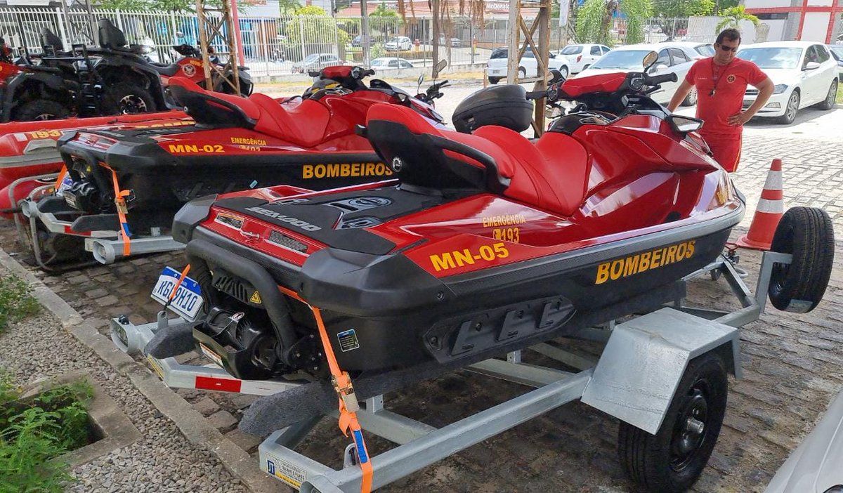 governocidadao's tweet photo. 🌊 🚒 Segurança nas praias ganha reforço de motos aquáticas - https://t.co/SxPT7tYWxc - Cinco veículos foram adquiridos pelo Governo do RN via Governo Cidadão, com recursos do empréstimo com o Banco Mundial https://t.co/7VNI7XQbAK