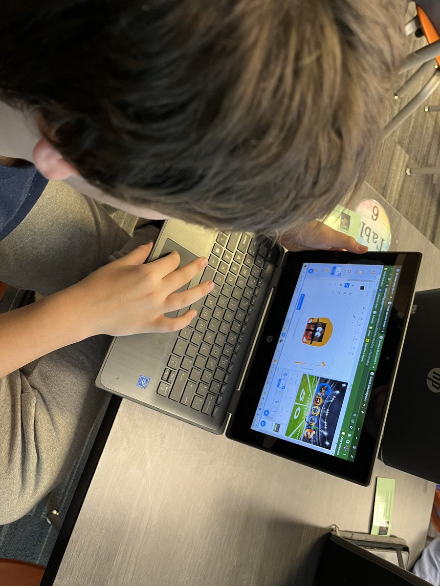 KellyDoc16's tweet image. 5th graders are continuing to celebrate Computer Science Education Week (#CSEdweek2022) by creating their own unique Google logo using CS First! Ss are bringing their logo to life using coding, utilizing programming, and design. @culbertson_mnsd @MNSDTandL