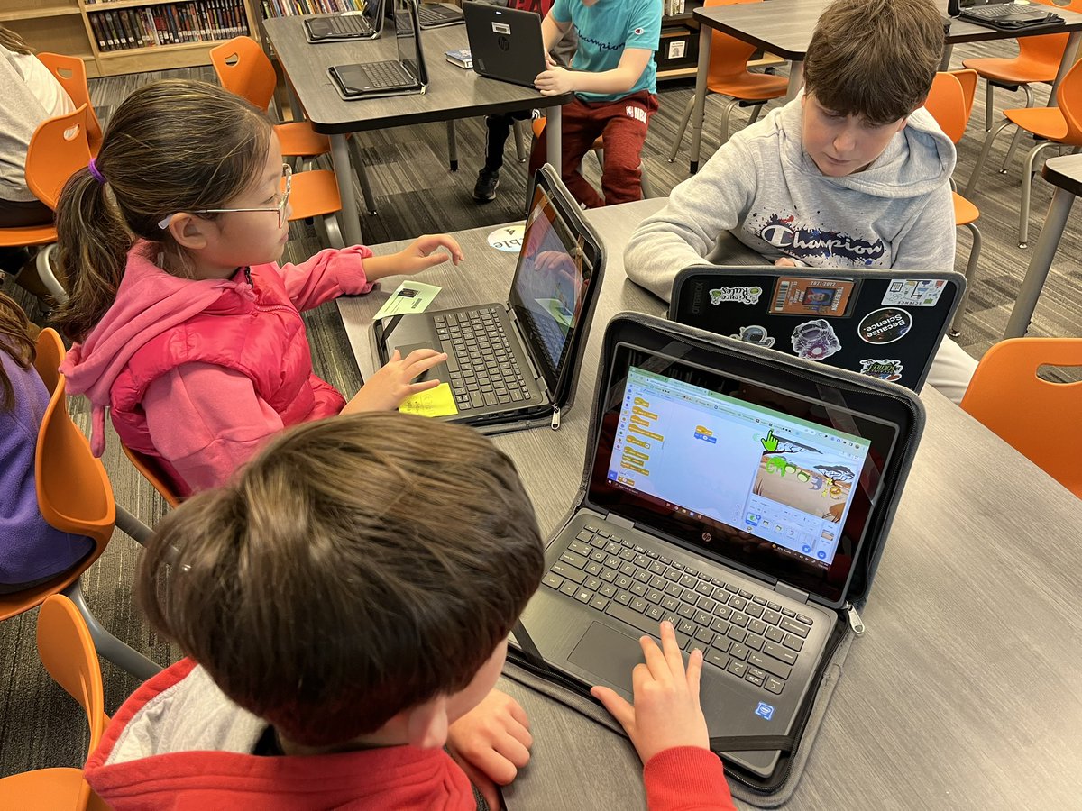 KellyDoc16's tweet image. 5th graders are continuing to celebrate Computer Science Education Week (#CSEdweek2022) by creating their own unique Google logo using CS First! Ss are bringing their logo to life using coding, utilizing programming, and design. @culbertson_mnsd @MNSDTandL