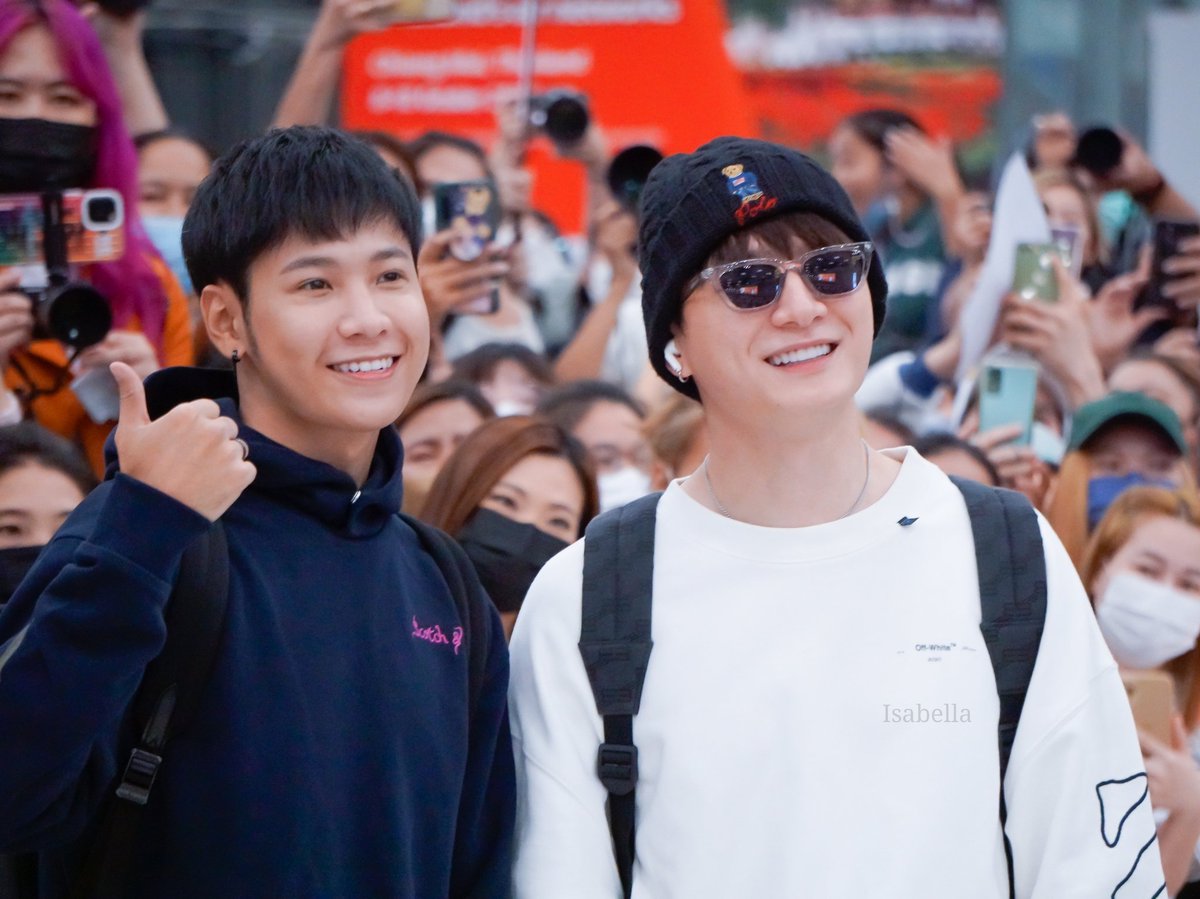 belle_laddawan's tweet photo. เดินทางปลอดภัย แฮปปี้ๆนะคร้าบบบบบ
@kristtps @stjinx_maya

#KristSingtoGotoJapan
#คริสสิงโต https://t.co/0qLYdksWR4