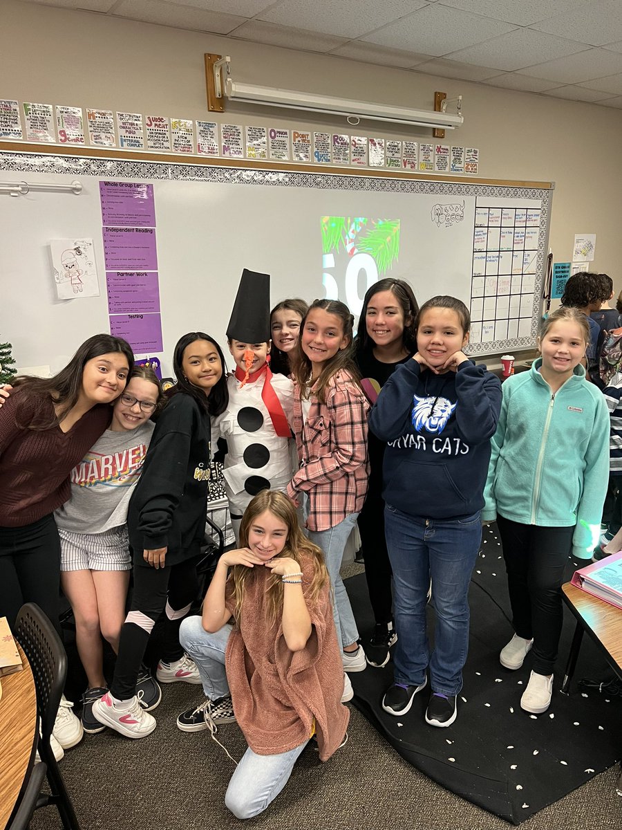 Boys Vs. Girls Snowman competition! So much fun. Who do you think won!? Vote in my next poll!! <a href="/CryarCISD/">Cryar Intermediate, Conroe ISD</a> #TTTH #WeLoveHavingFun