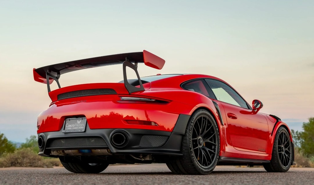 PorscheCIub's tweet photo. Guards Red 991 GT2 RS https://t.co/YMp2cAJVW2