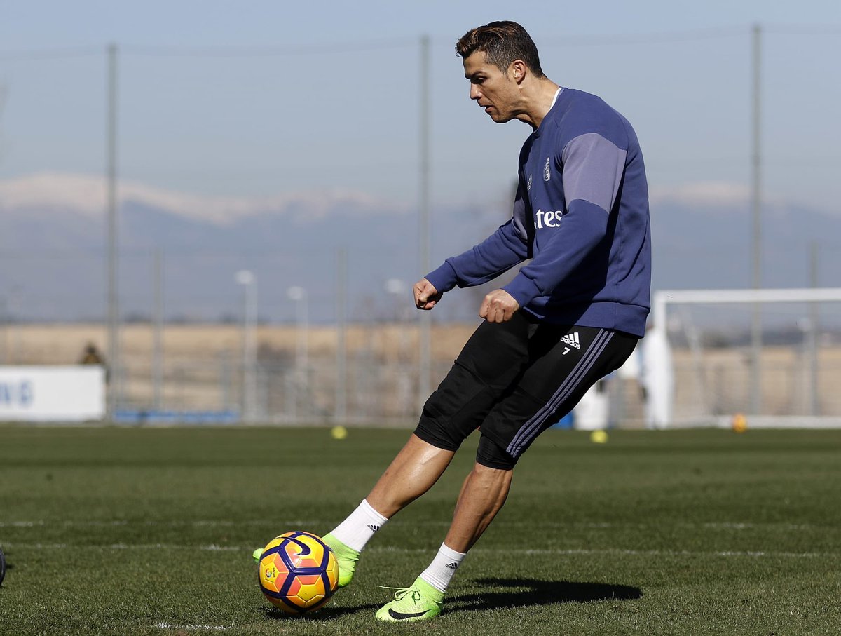 CR7 inside ➐ tweet media
