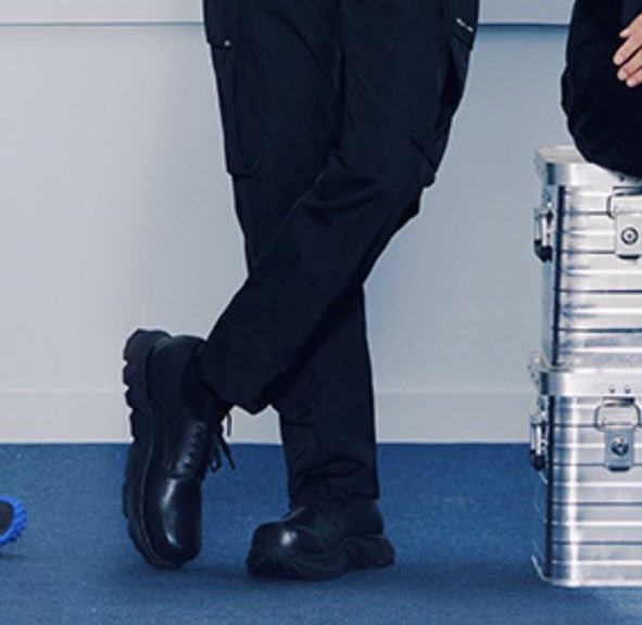 lilsehunnie's tweet photo. wait a minute https://t.co/EPgIGLX343