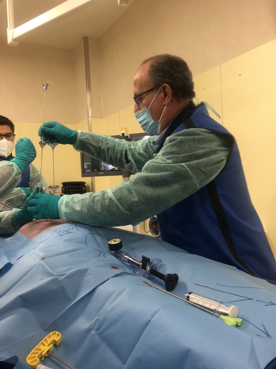 barkanimelilla's tweet photo. Muy interesante e intenso el curso con abordajes transpedicular y extrapedicular a la columna dorsal y lumbar. Seguimos trabajando https://t.co/B67bTv69za