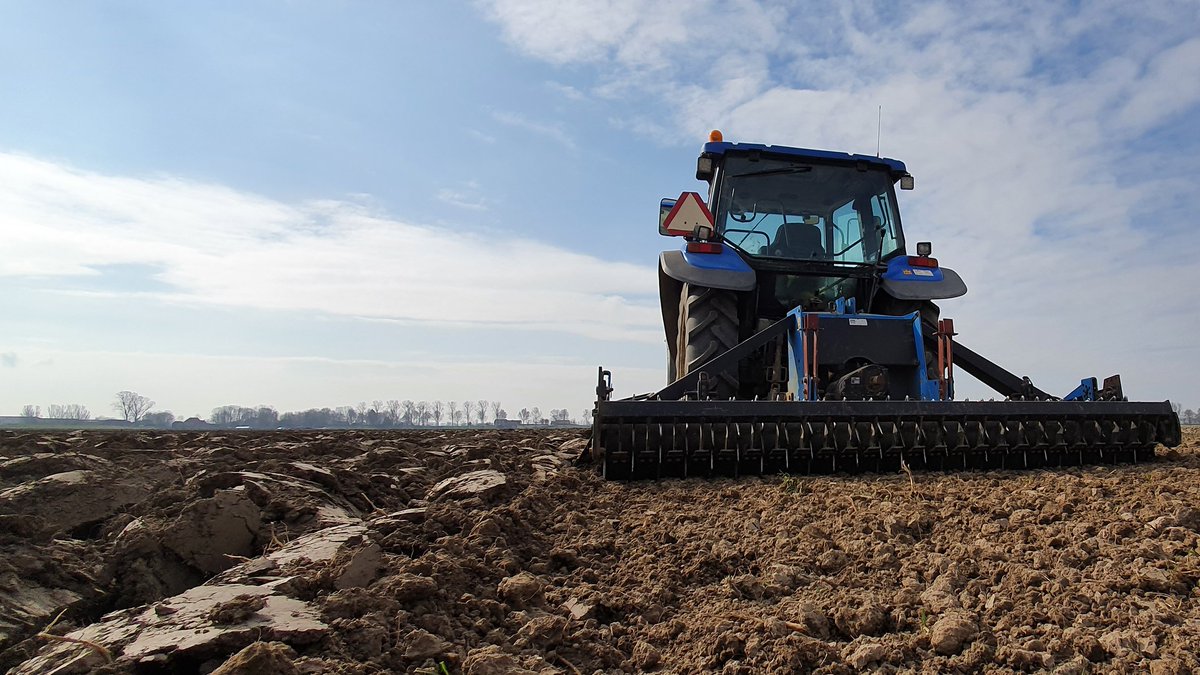 Omstandigheden voor een #grondbewerking zijn ideaal met deze vorst. Al zitten er ook risico's aan berijden en bereiden als de grond onderin toch nog te nat is. In dit bericht enkele tips voor de #bieten in 2023.⬇️
irs.nl/interessegebie…