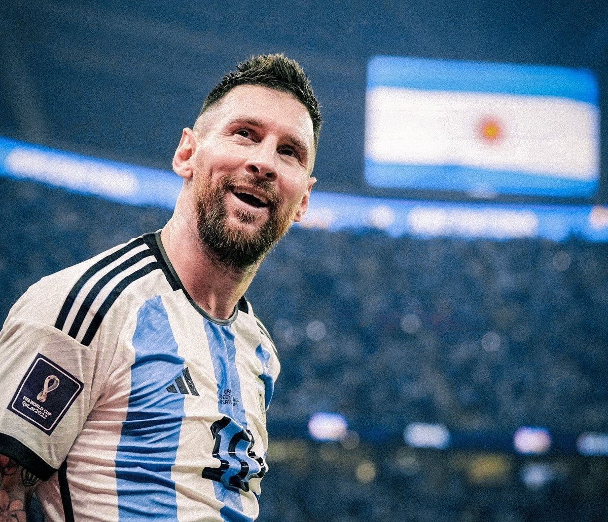 Eldelasbrasas's tweet photo. @OPPOEspana #Dia30 @OPPOEspana Estamos en la Final!!!! #Qatar2022 #FIFAWorldCup @Argentina que mejor para el domingo hacer las fotos con el #oppofindx5pro 
30 días, 1 mención por día, muchos amigos y familiares acompañado, ahora depende de @OPPOEspana https://t.co/SZmBfPmp99