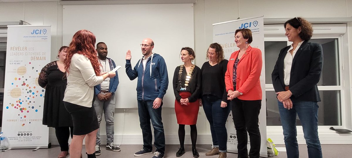 JCEL_AC's tweet photo. Élection du bureau fédéral 2022 pour la Nouvelle Aquitaine 🦁

La liste menée par Alexandre Douteu est élue à l'unanimité pour l'année 2023.

L'équipe "Fédégraine" est composée de :
- Kevin ARNAUD au secrétariat et en charge des partenariats 🤝🏻

#JCI #JCEF https://t.co/YAdUzChYyb