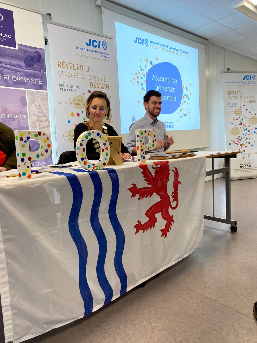JCEL_AC's tweet photo. Élection du bureau fédéral 2022 pour la Nouvelle Aquitaine 🦁

La liste menée par Alexandre Douteu est élue à l'unanimité pour l'année 2023.

L'équipe "Fédégraine" est composée de :
- Kevin ARNAUD au secrétariat et en charge des partenariats 🤝🏻

#JCI #JCEF https://t.co/YAdUzChYyb