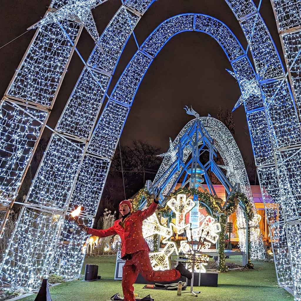 Ontario TMACer, Yashy Murphy, took this stunning photo of the light displays at Casa Loma's "Christmas at the Castle". Visiting Casa Loma during the holidays is a truly magical experience. Christmas at the Castle is on until January 2nd, 2023.

📷 <a href="/ya/">ياسر بن عبدالعزيز المسفر</a>… instagr.am/p/CmJx1dEvOPR/
