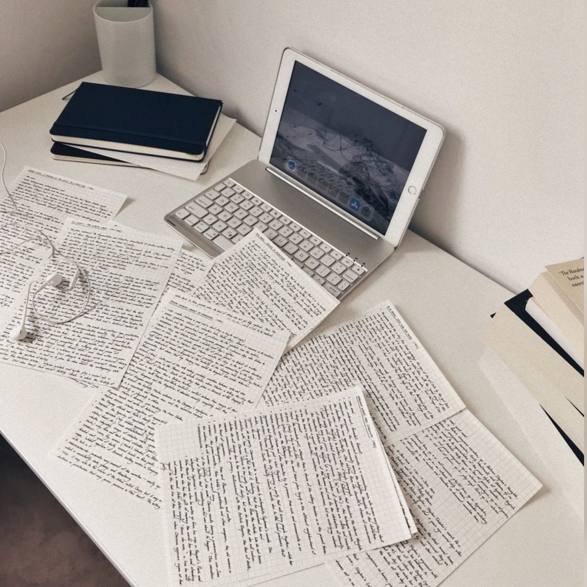AgriArno's tweet photo. Que Dieu accorde la force et le courage à toutes les personnes qui passent par des moments compliqués dans leur vie, qui font de leur mieux malgré les difficultés, qui restent la tête haute pour donner l'impression d'être ok même si tout semble aller de travers amine.🤲🤲 https://t.co/hjo0a97gkG