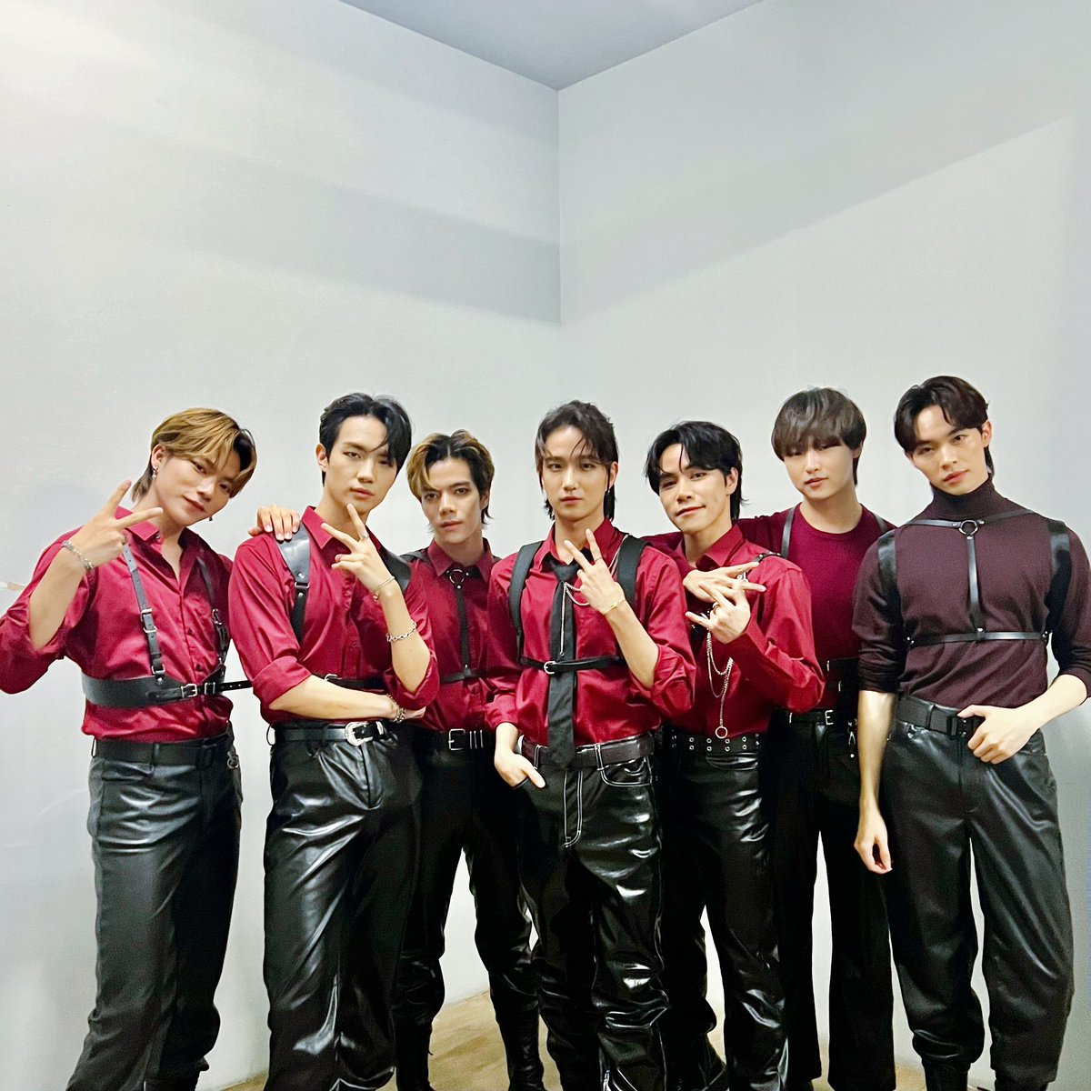 The7_official's tweet photo. วันนี้ขอบคุณทุกคนมากๆเลยนะครับ ที่มาให้กำลังใจพวกเราในวันนี้✨

แล้วเจอกันงานต่อไปนะครับ💕

#ONTHEK_BKK #ONTHEK_ASSEMBLE #SevenStarsTH 
 #Yongkwon #Yunmin #Woochul
#oppopp #YOYOthanawin
#ppeanutp #AlanPa https://t.co/WgpV7L4G8r