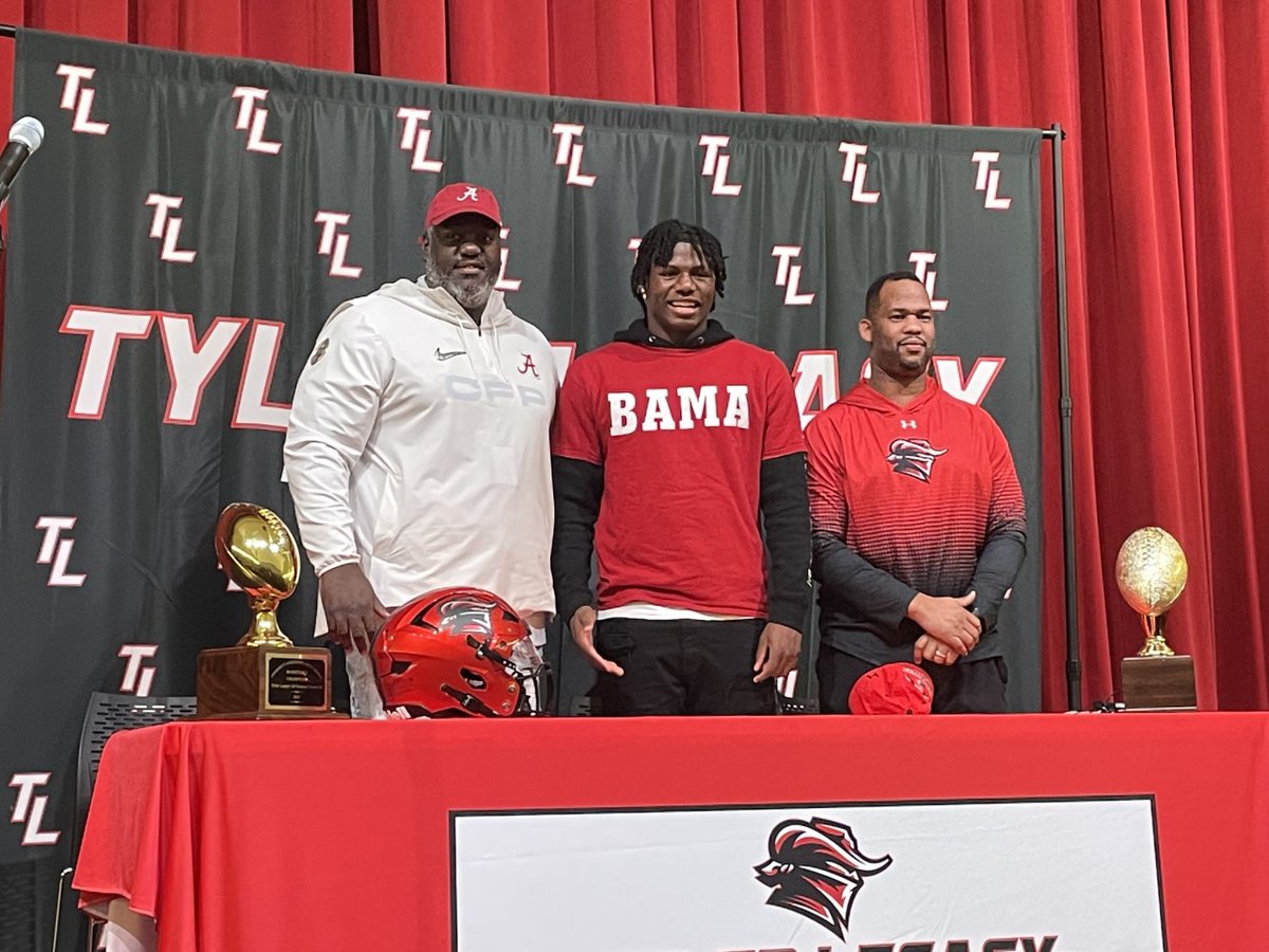 It was a great start to the day, celebrating <a href="/JordanX7even/">Jordan Renaud</a> signing with <a href="/AlabamaFTBL/">Alabama Football</a>! Congratulations Jordan, we are proud of you and can't wait to see what the next step holds for you. #CodeRED #RTR <a href="/CoachJoeWillis/">Joe Willis</a> <a href="/JoelRenaud6/">Jay Renaud</a> <a href="/CharlesMossFB/">Charles Moss</a>