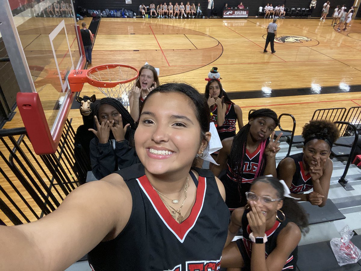 EulessCheer's tweet photo. Basketball season! 🏀 ❤️🖤 https://t.co/JVFxN9CUT2