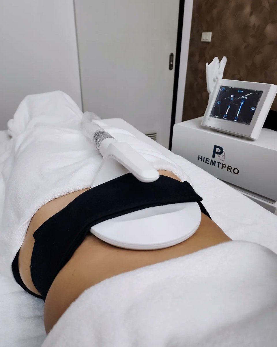 kumphol_rika's tweet photo. วันนี้ริก้ามาทำโปรเกรมกระชับหน้าท้องด้วยเครื่อง RF และ HIEMT ที่ The Sensai Clinic l สาขา พาราไดซ์ พาร์ค พี่ๆพนักงานน่ารัก วันนี้เราจะต้องมีซิกแพ็กกลับบ้าน😆😆 https://t.co/UGG8PU0ROs